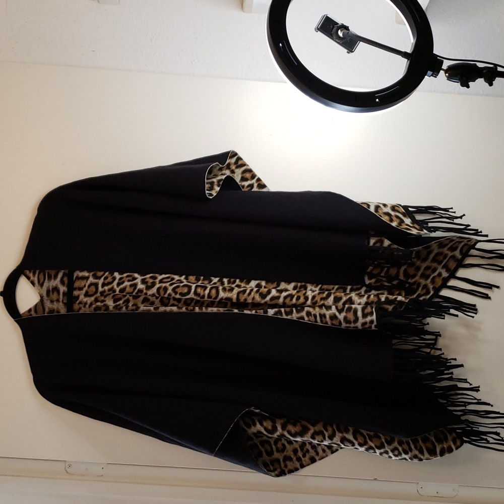 Chico's Leopard Reversible Ruana - Picture 6 of 7